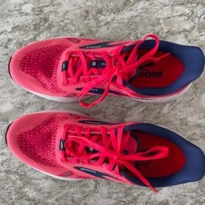 Women's Brooks Launch 9, Sz 7.5 M